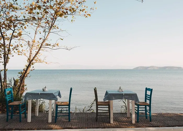 Отель Vournelis 3*